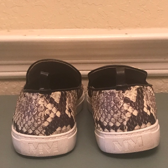 Snakeskin Style Slip-on Sneakers - Picture 5 of 6